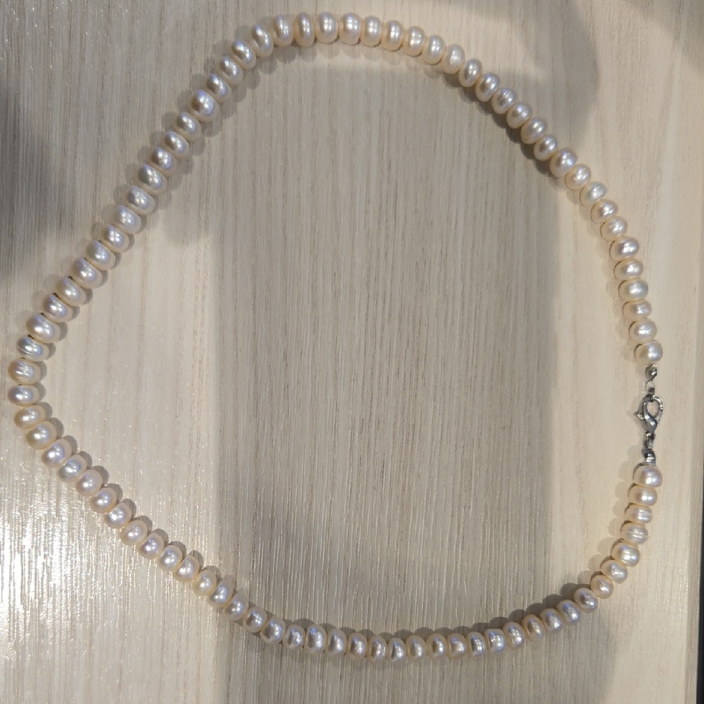 Elegant Pearl Necklace